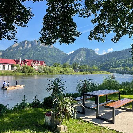 Penzión pod Troma Korunami Cerveny Klástor Exterior foto