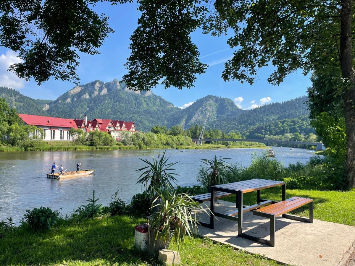 Penzión pod Troma Korunami Cerveny Klástor Exterior foto